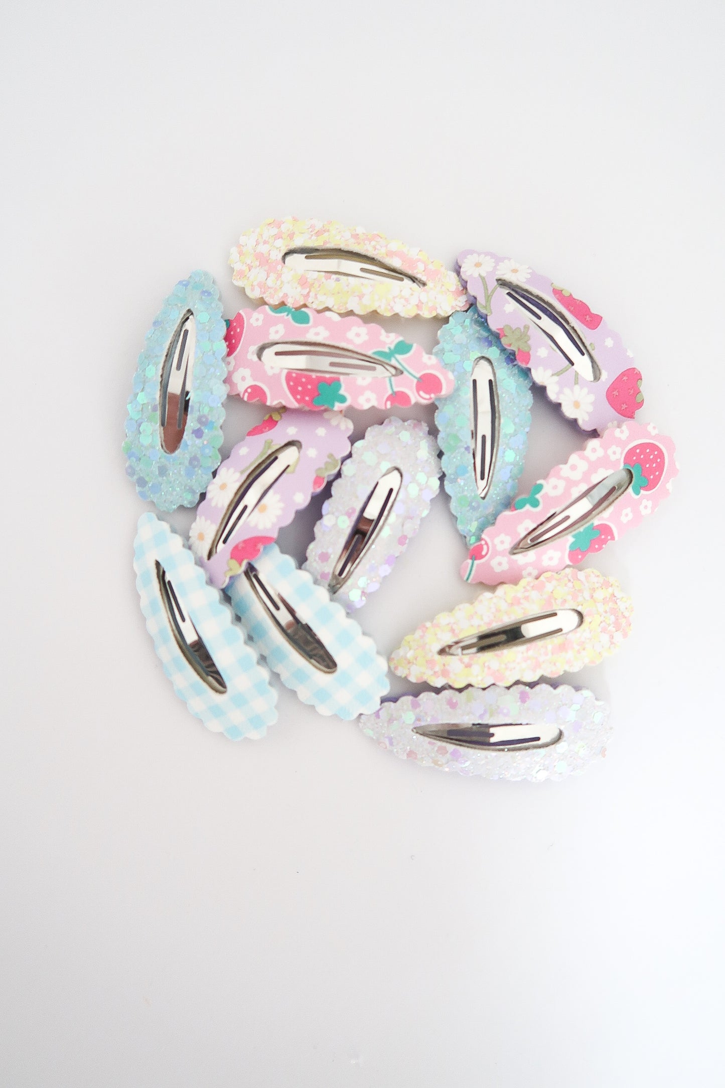 Set of ten mini snaps