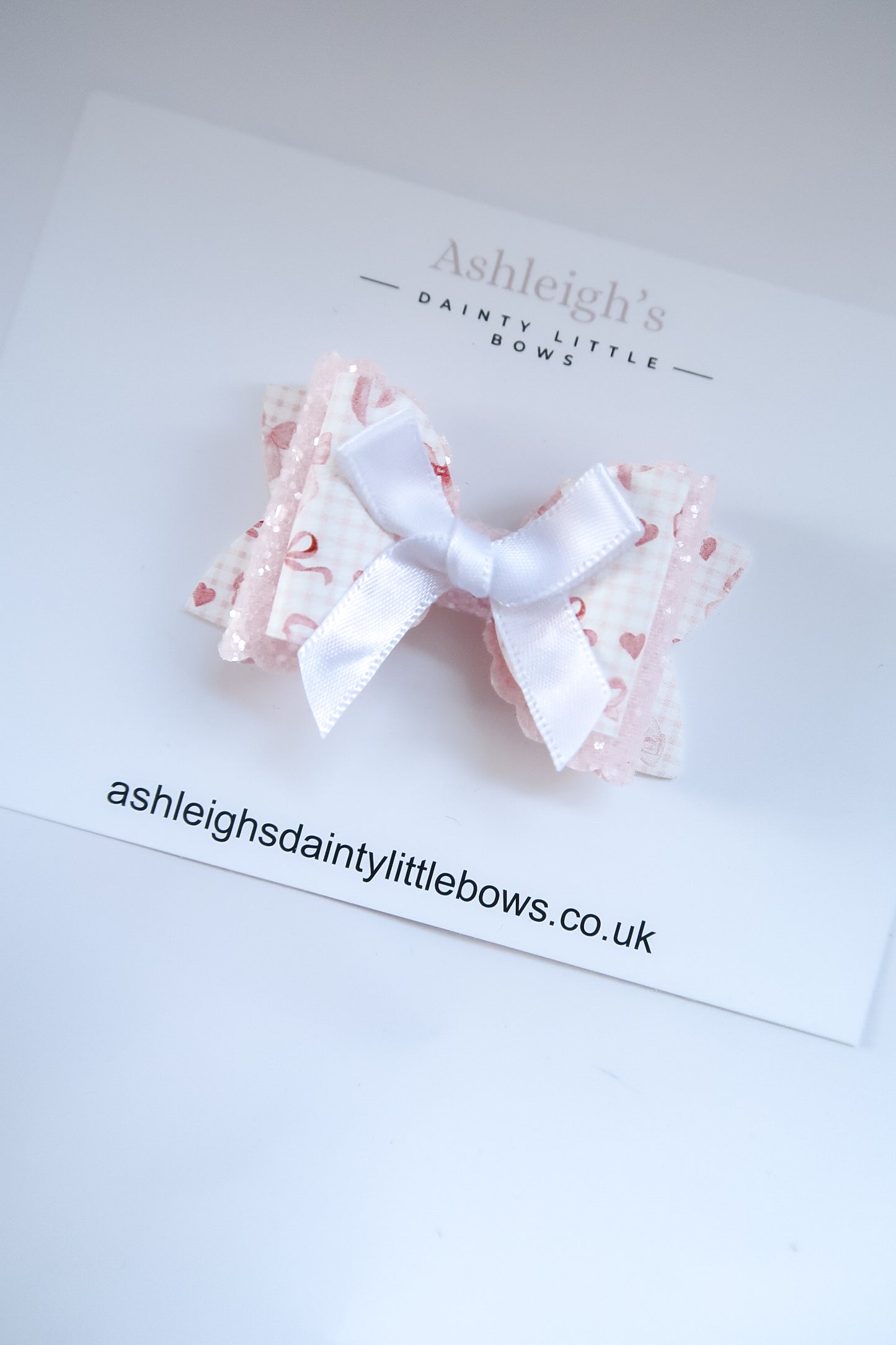 Scalloped bow valentines gingham