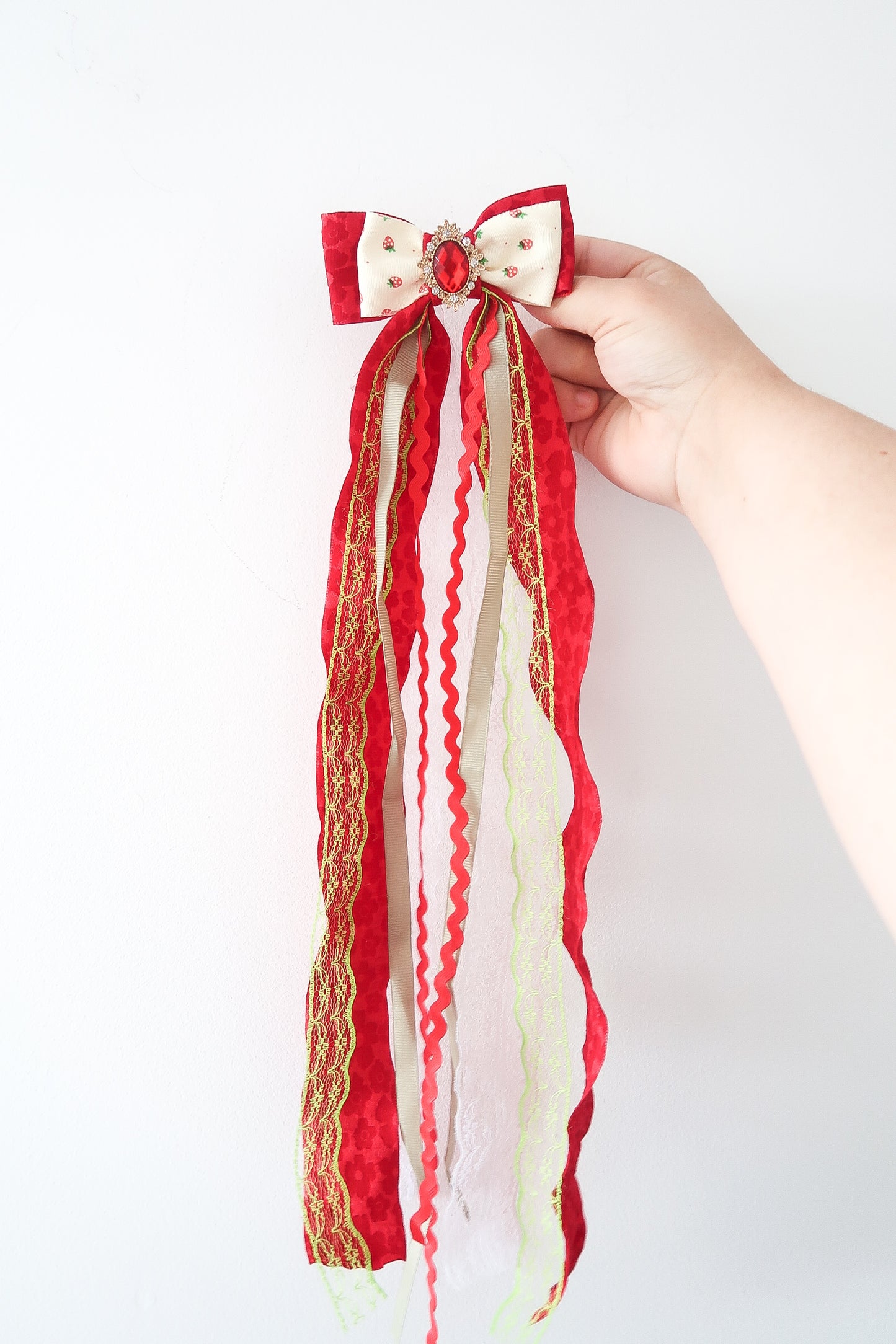 Strawberry messy bow