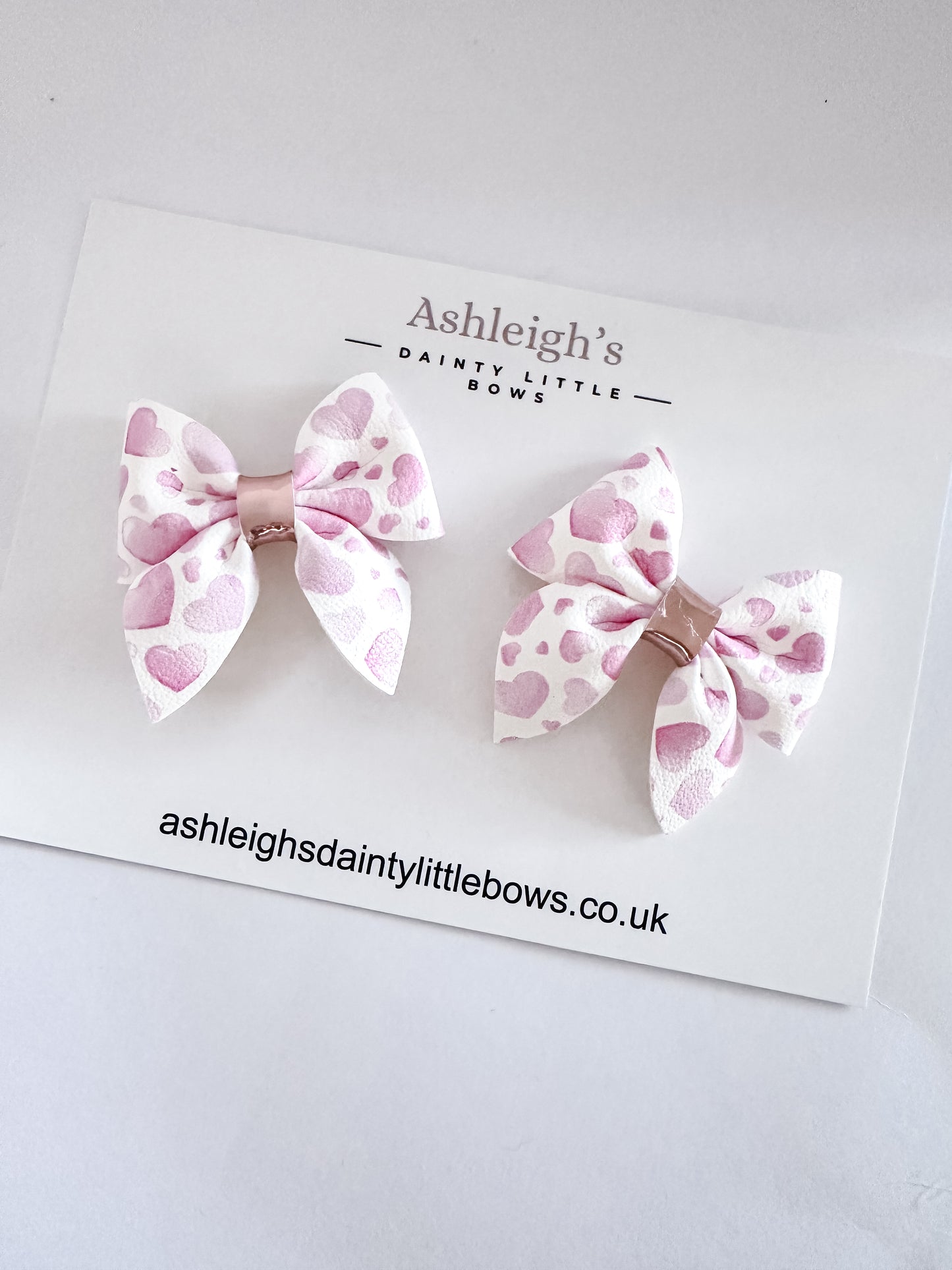 Dainty heart mini pinch
