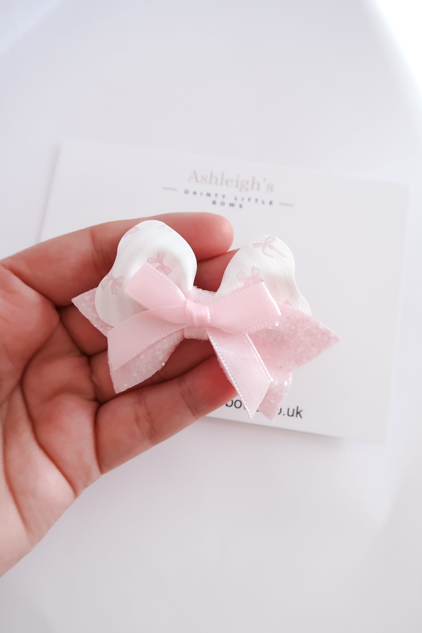 Girly bow hali