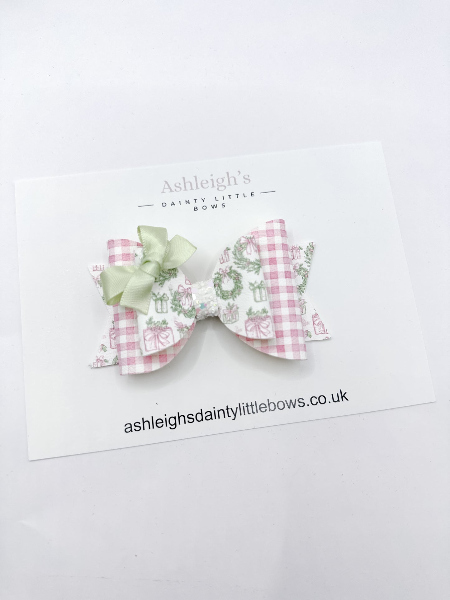Pink Christmas wreathes Dollie