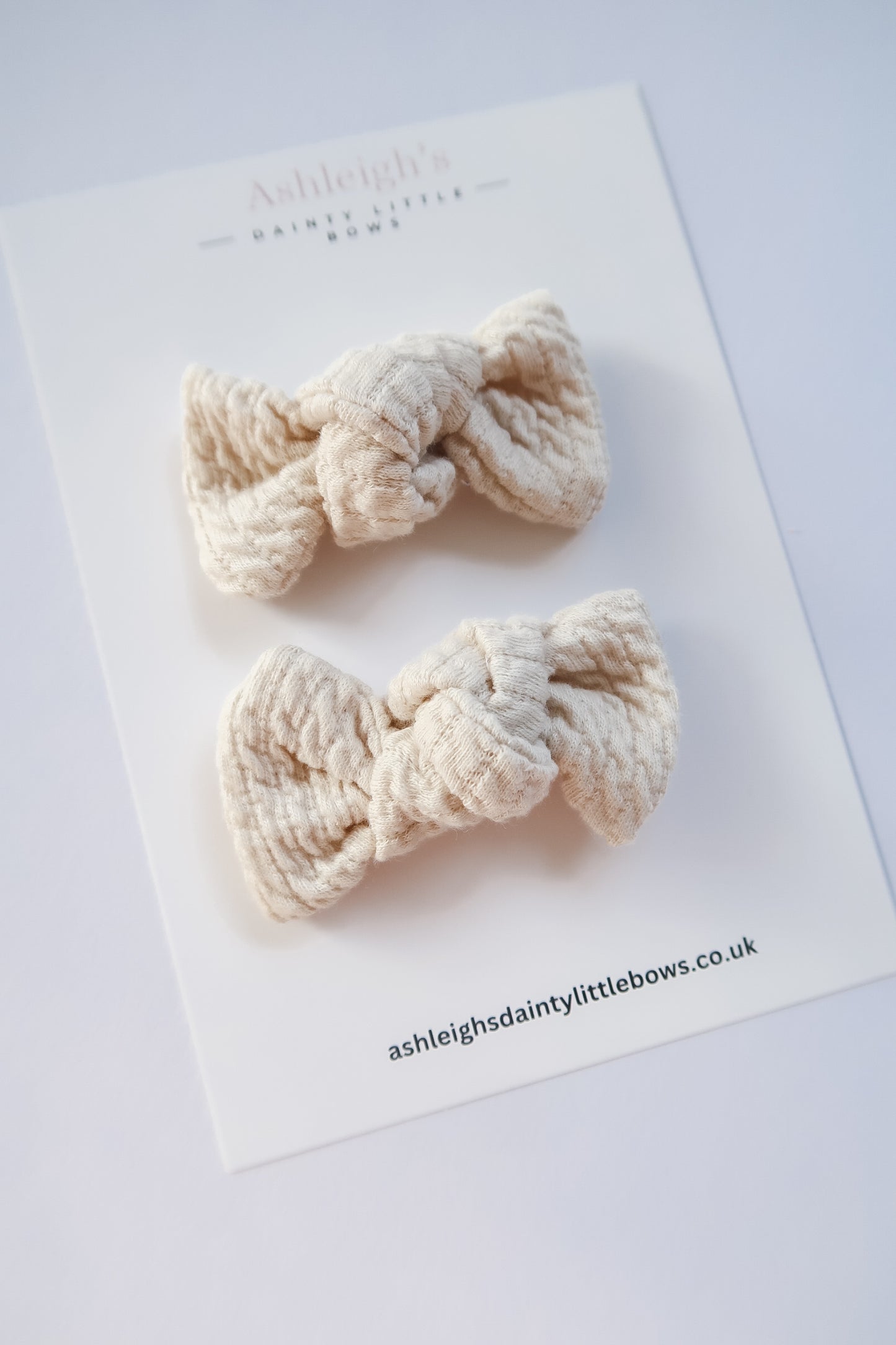 Cream waffle knot
