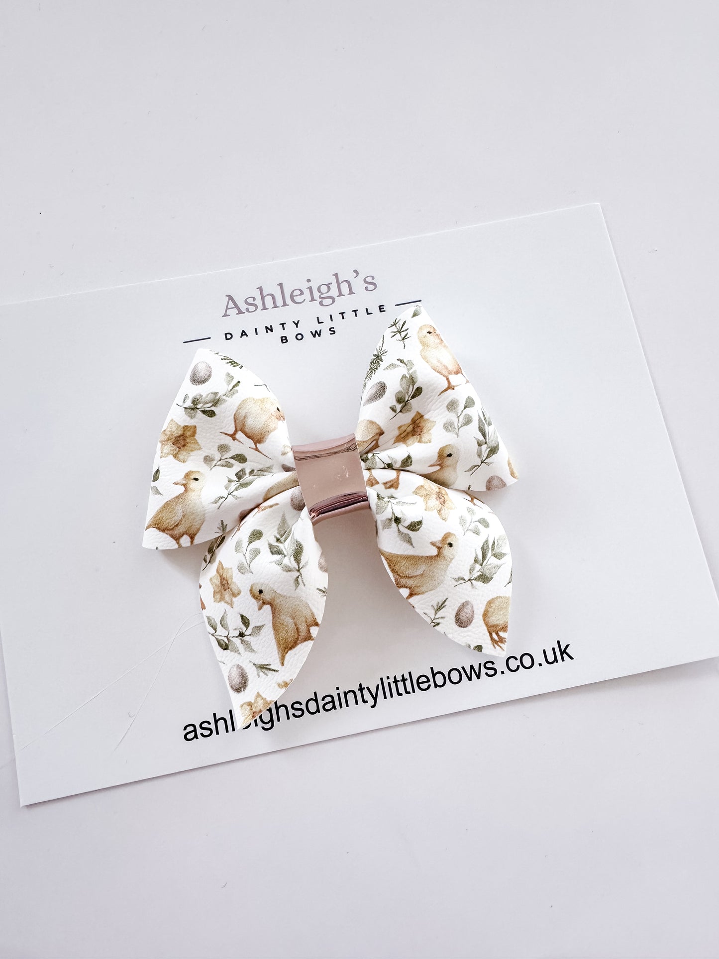 Classic party pinch duck bow