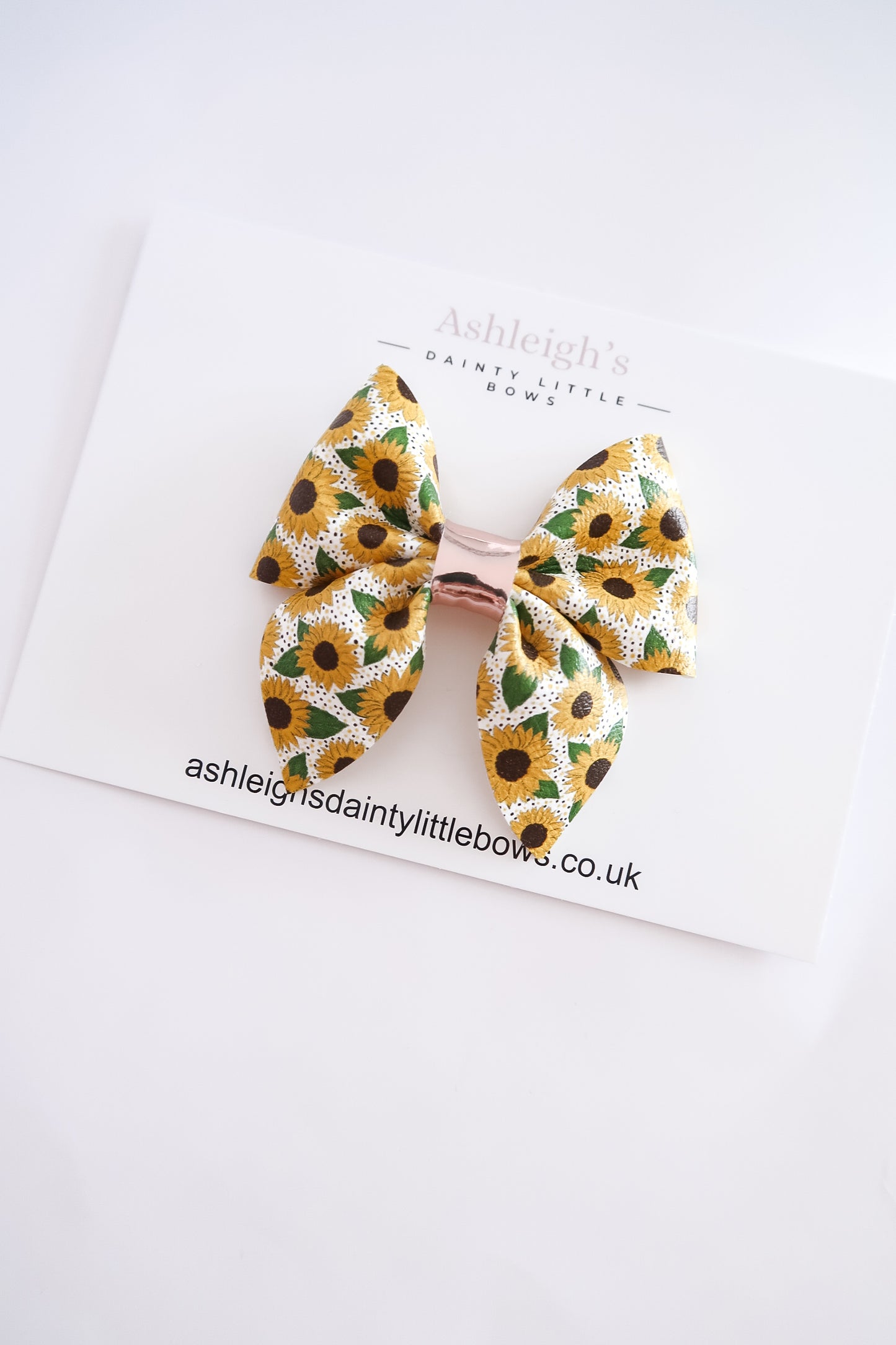 Sunflower pinch bow