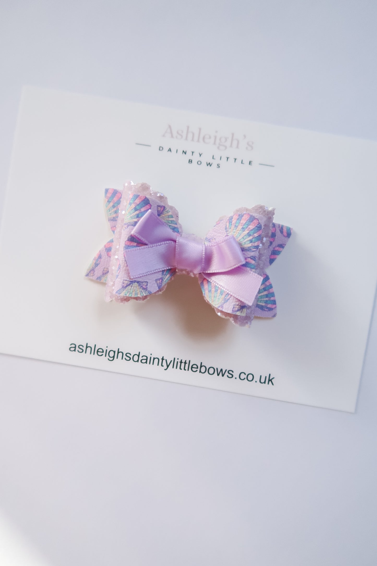 Shells scalloped bow