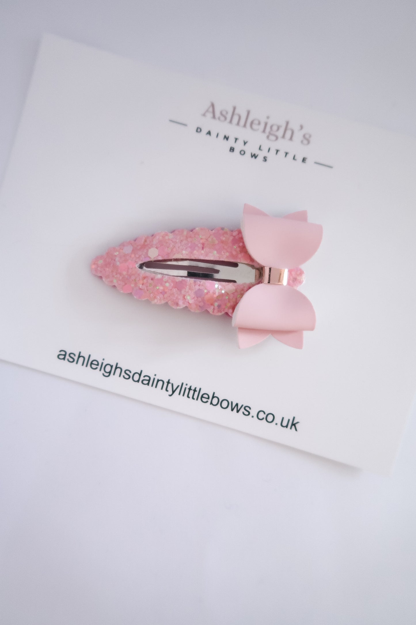 Pretty pink bow snap
