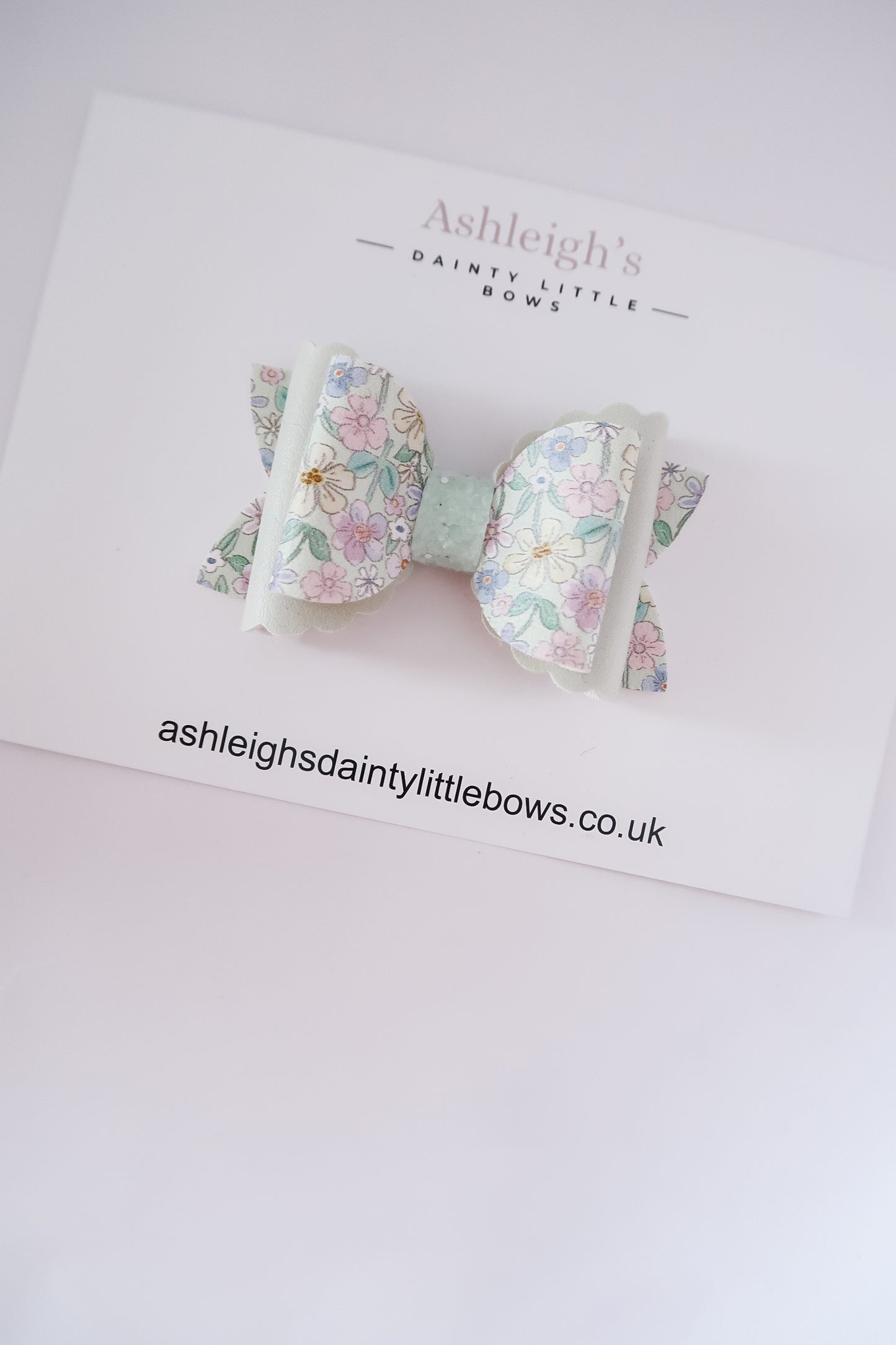 Mint spring scalloped bow
