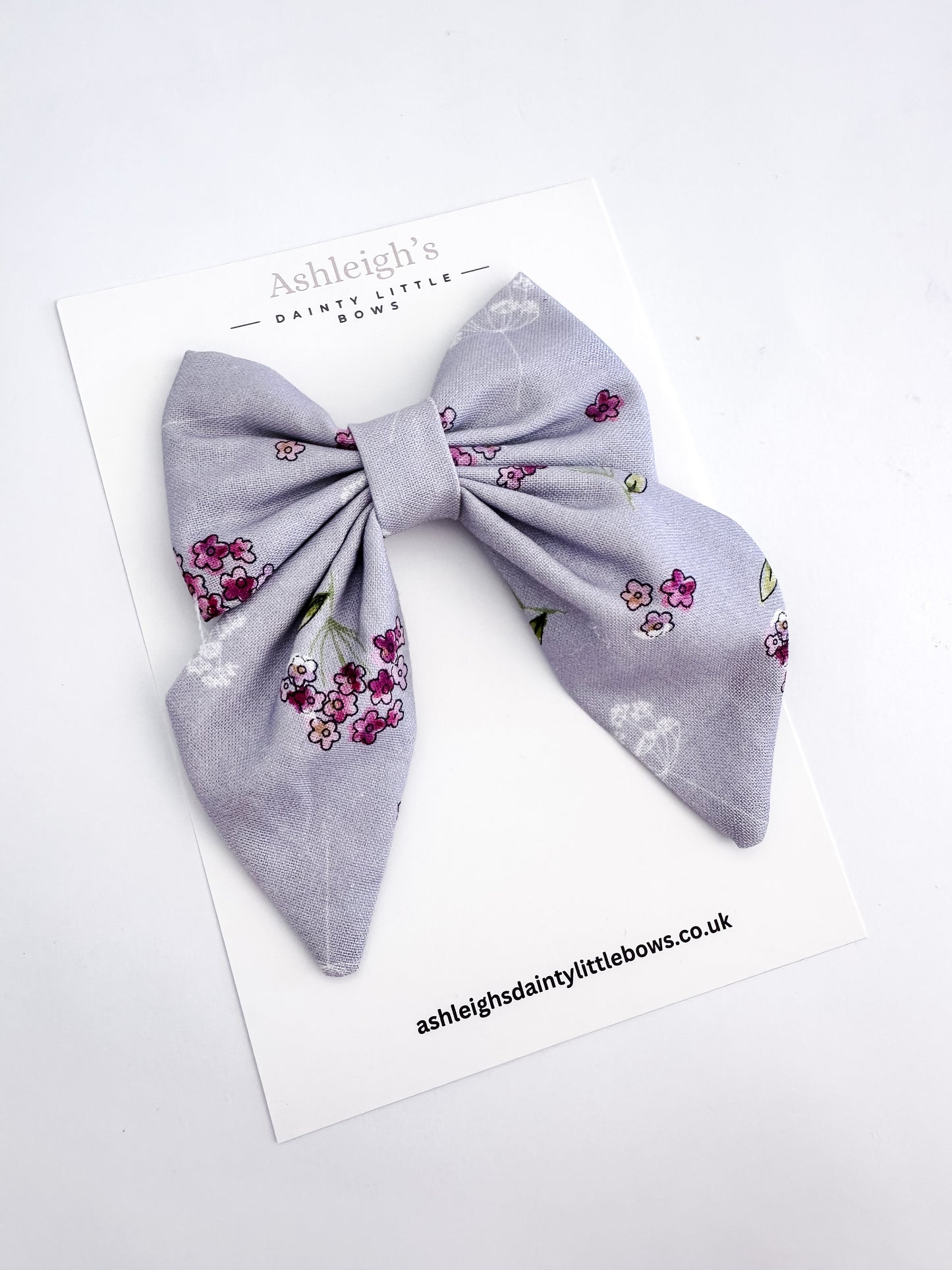 Lilac sailor