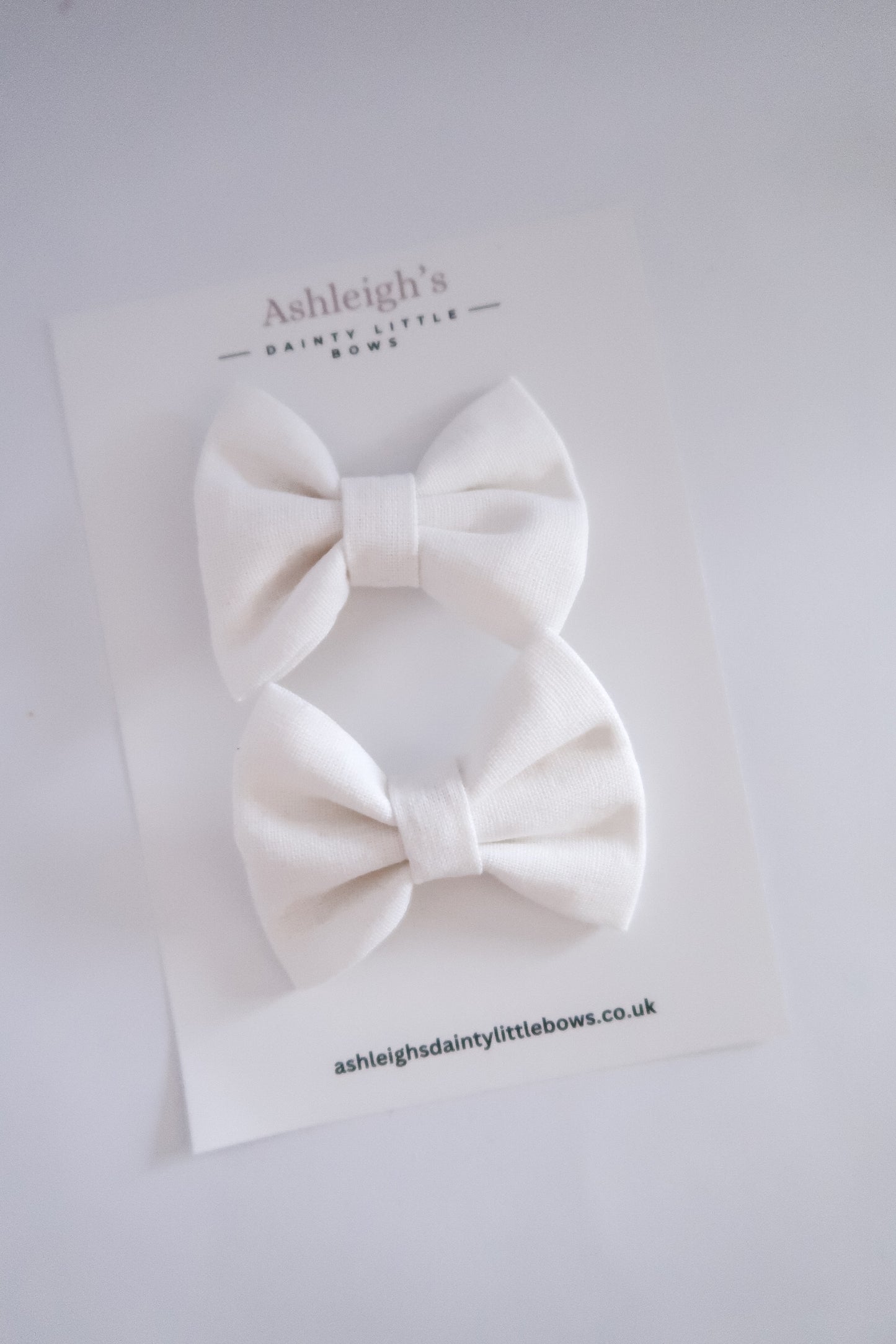 White linen classic pinch