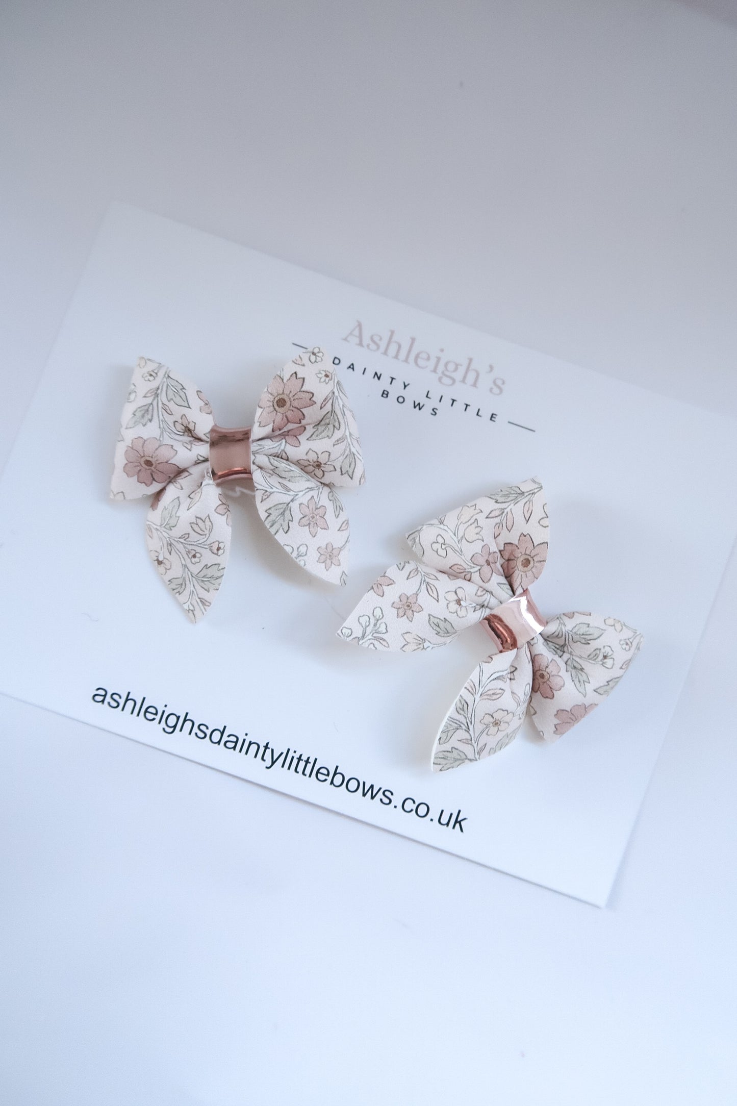 Rose floral mini pinch