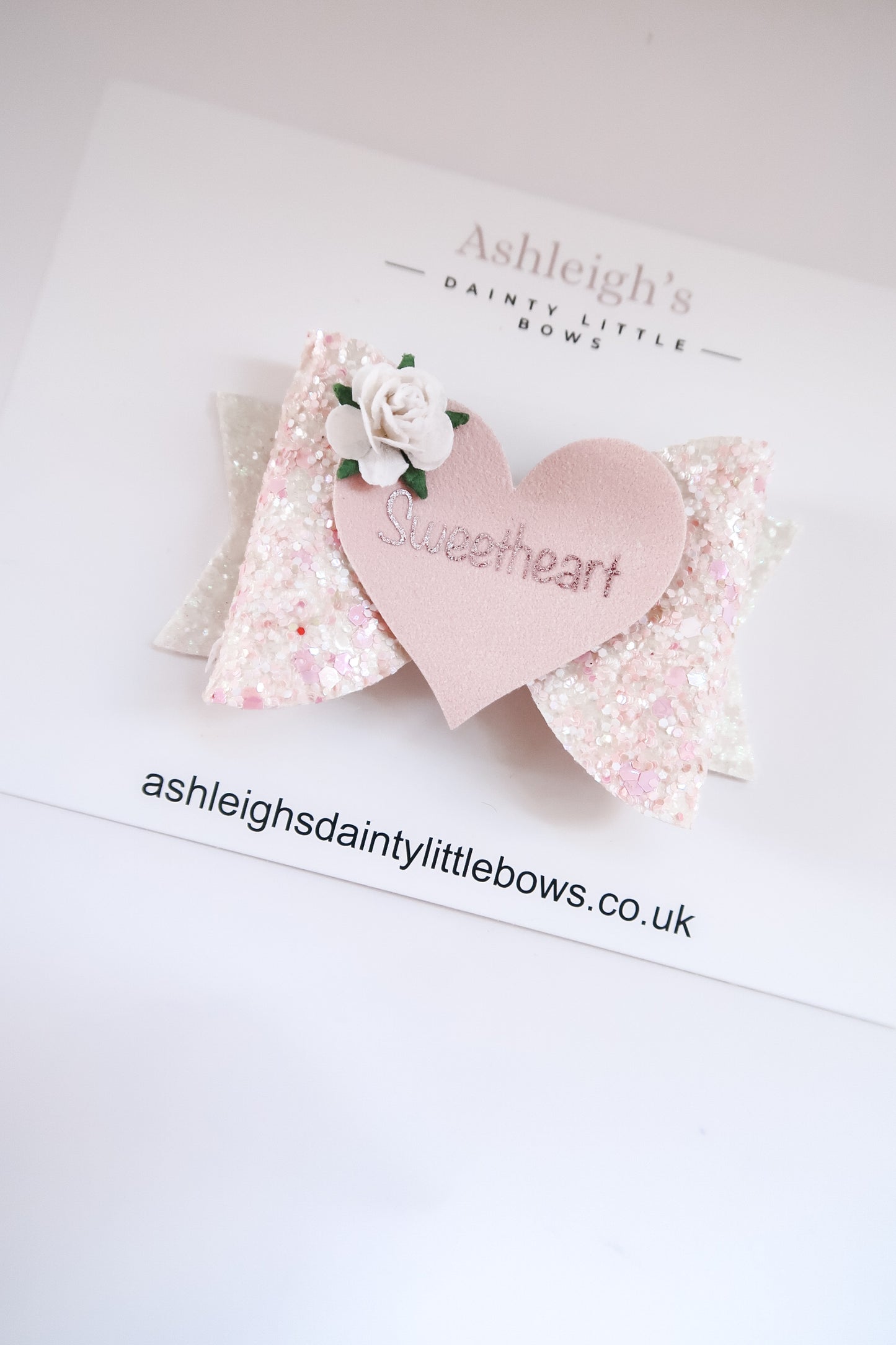 Sweetheart scalloped bow
