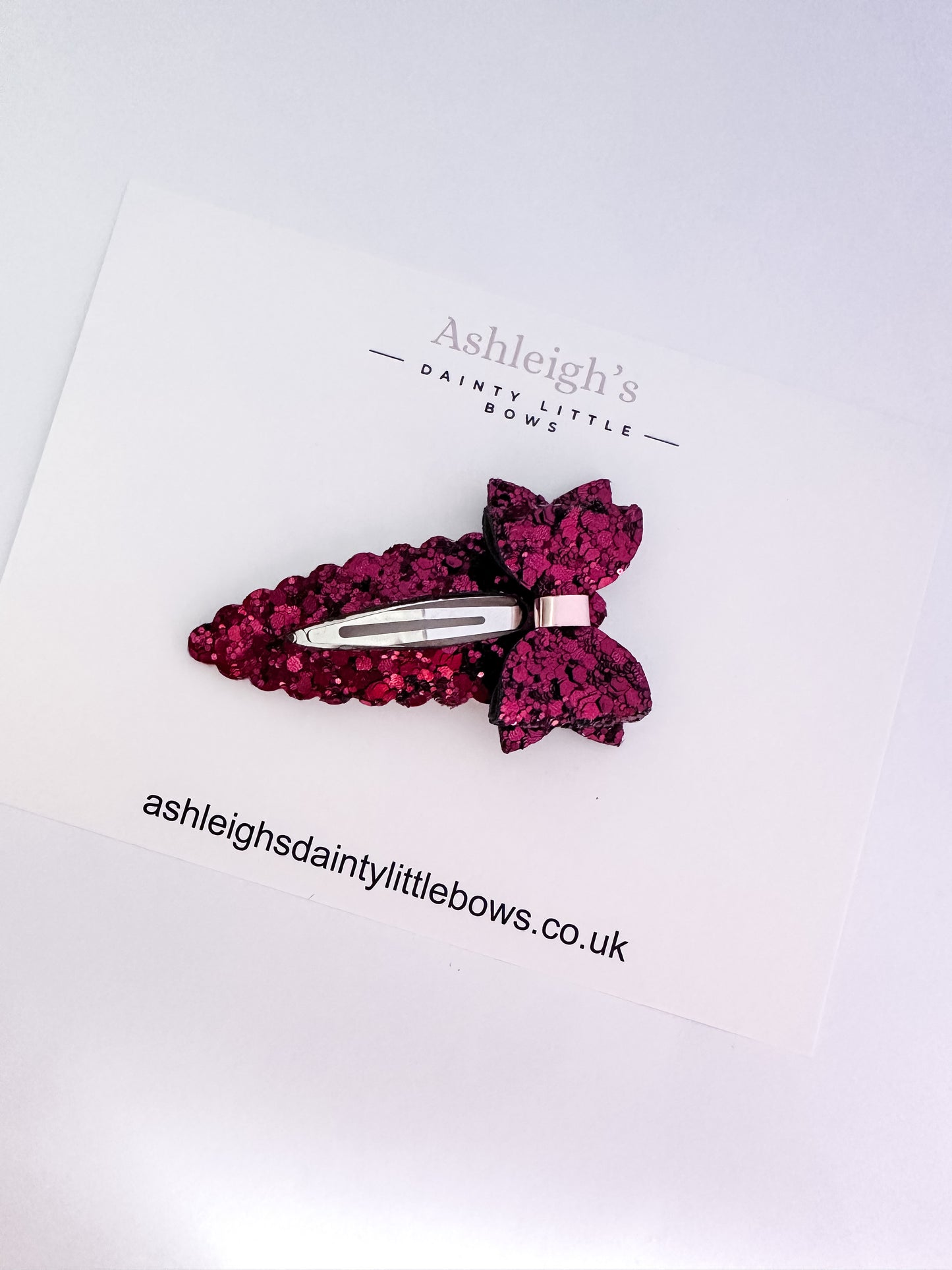 Burgundy bow snap