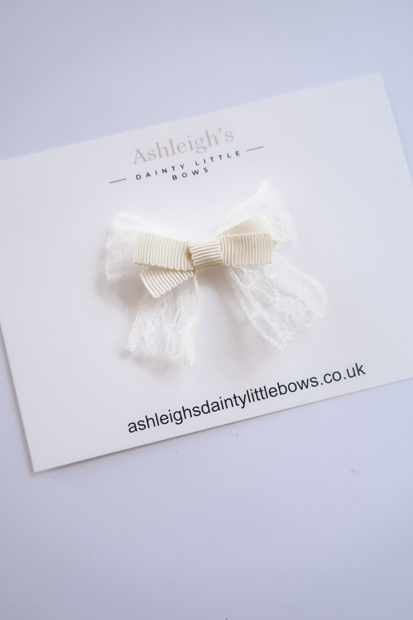 Mini lace cream bow