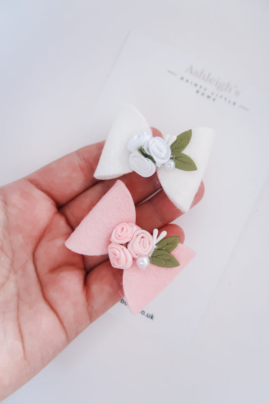 Rose bud midi bow