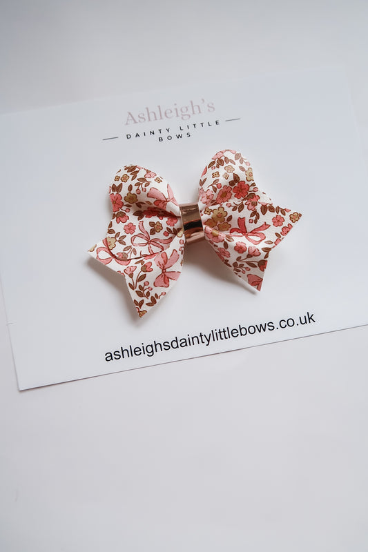 Bow blossom hali bow