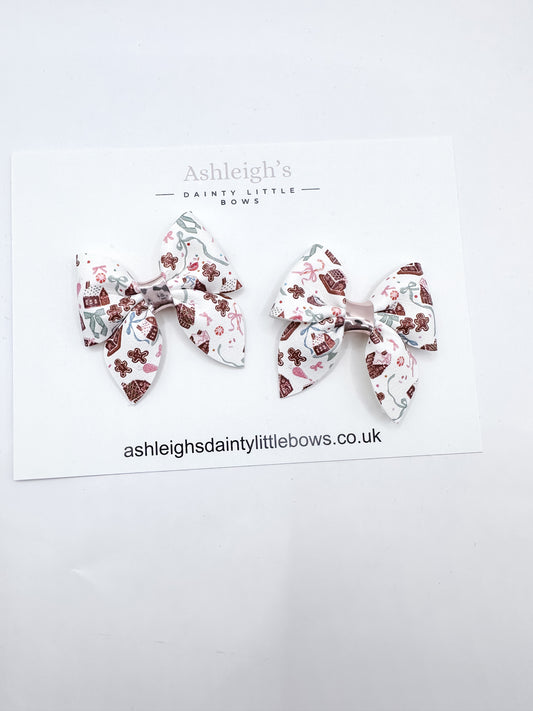 Gingerbread house mini pinches