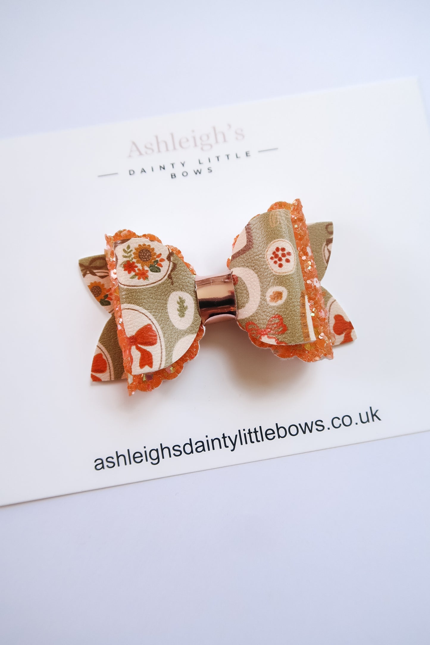 Sage pumpkin scalloped bow