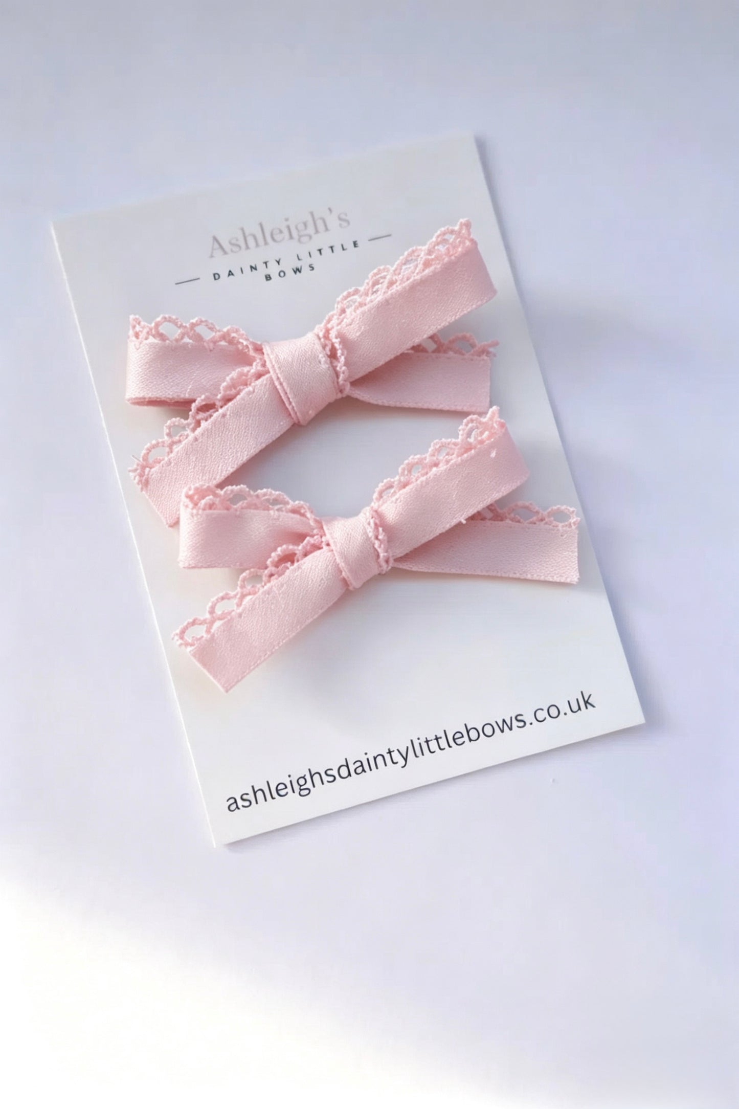 Frilly handtied bow (9 colours available