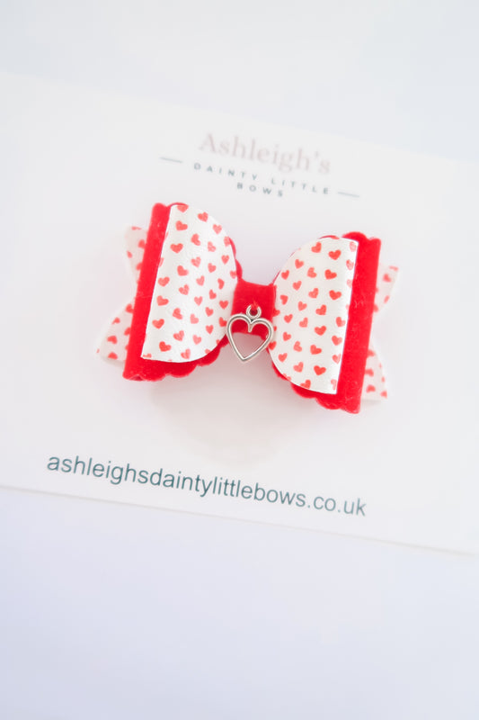 Fancy heart scalloped bow