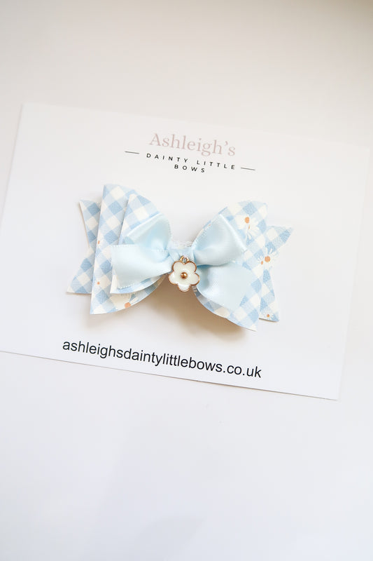 Daisy dolly bow