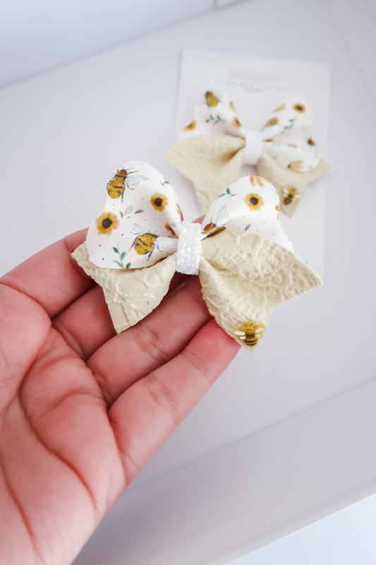 Buzzy bee hali bow