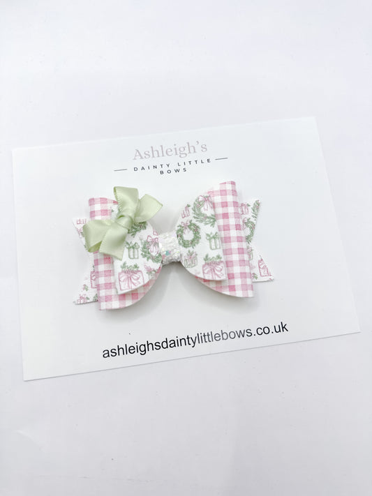 Pink Christmas wreathes Dollie