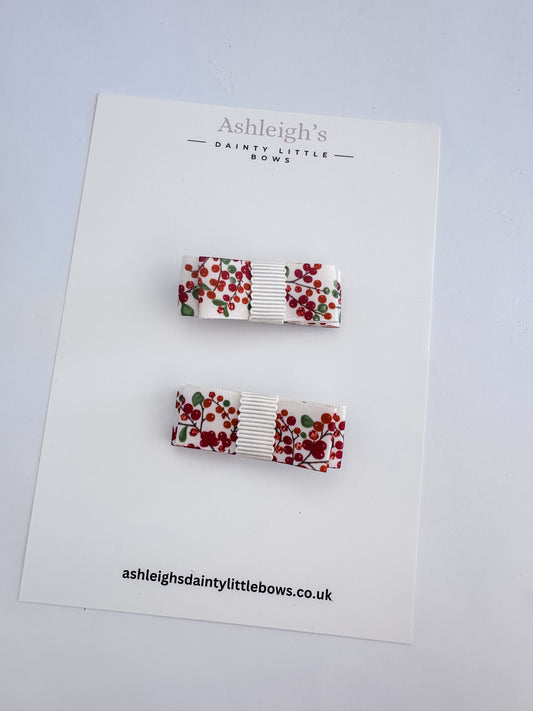 Dainty berry clips