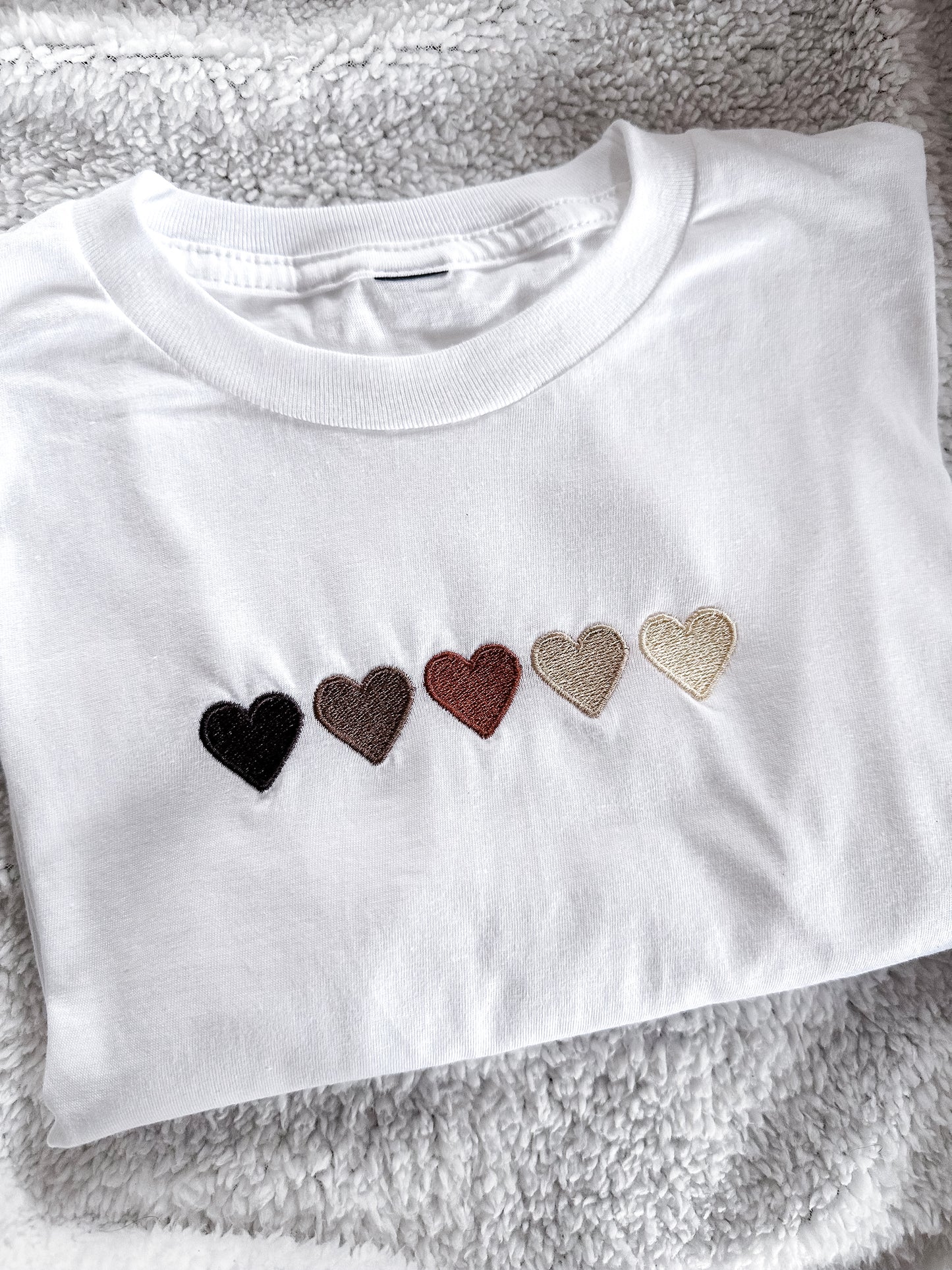 Beige hearts tshirt