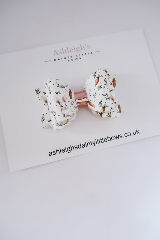 Hop bunny scalloped bow