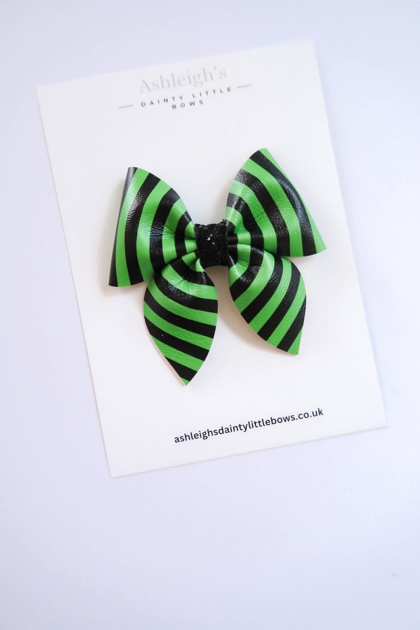 Witchy socks pinch bow