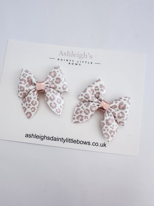 Mini pinch leopard print