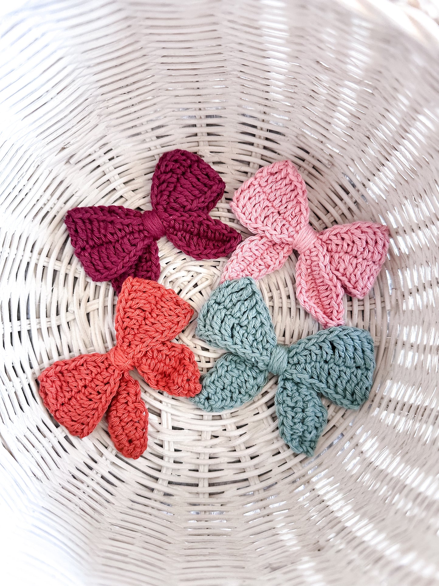 Knitted bows