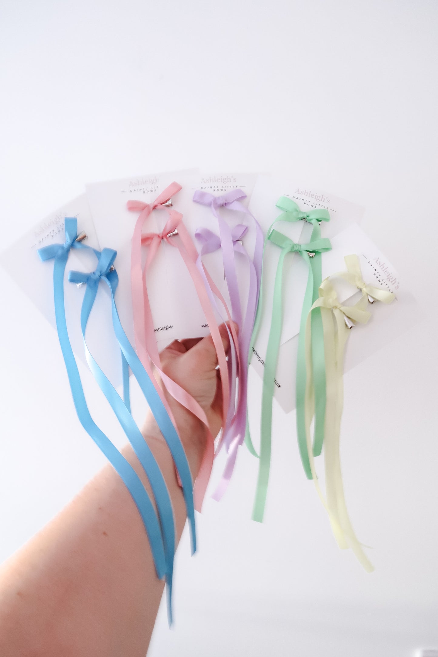 Pop party ribbon bow