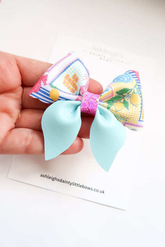 Tropical medium pinch bow