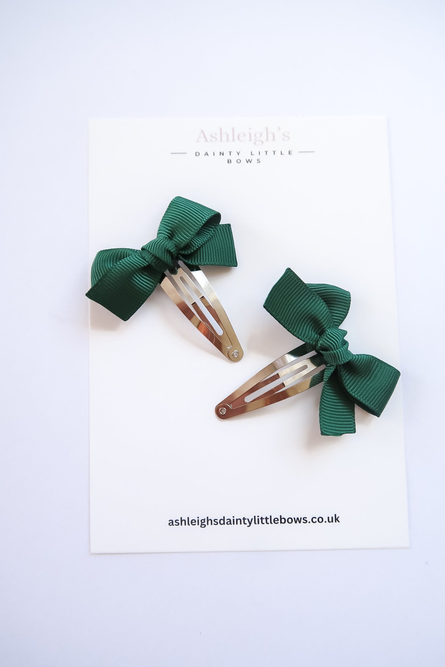 Set of two emerald snaps