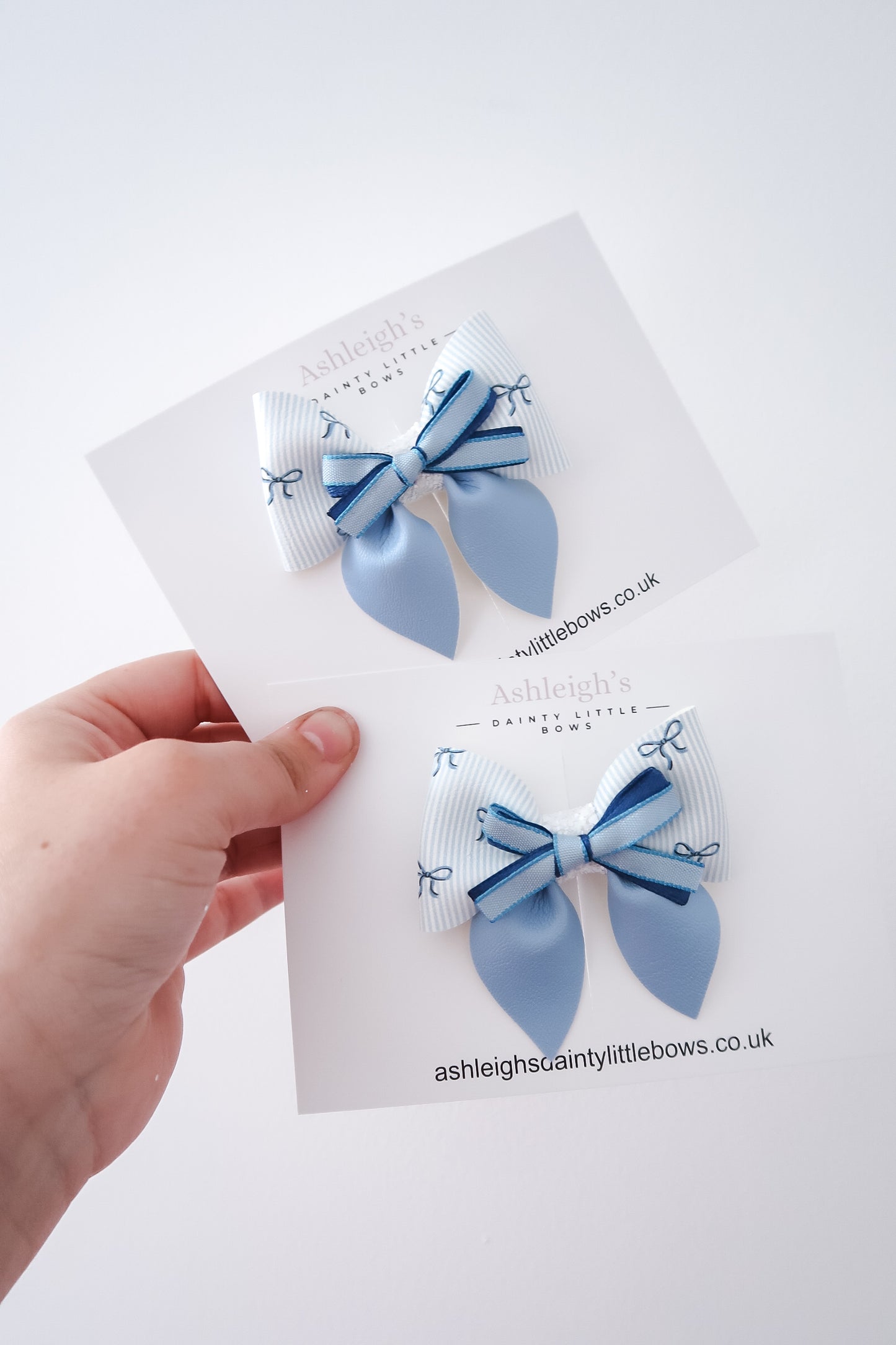 Baby blue medium pinch bow