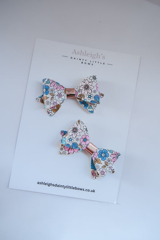 Pretty blues penny bow
