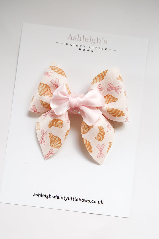 Croissant princess bow