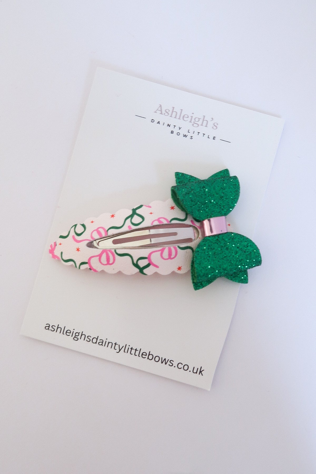 Retro bow snap clip