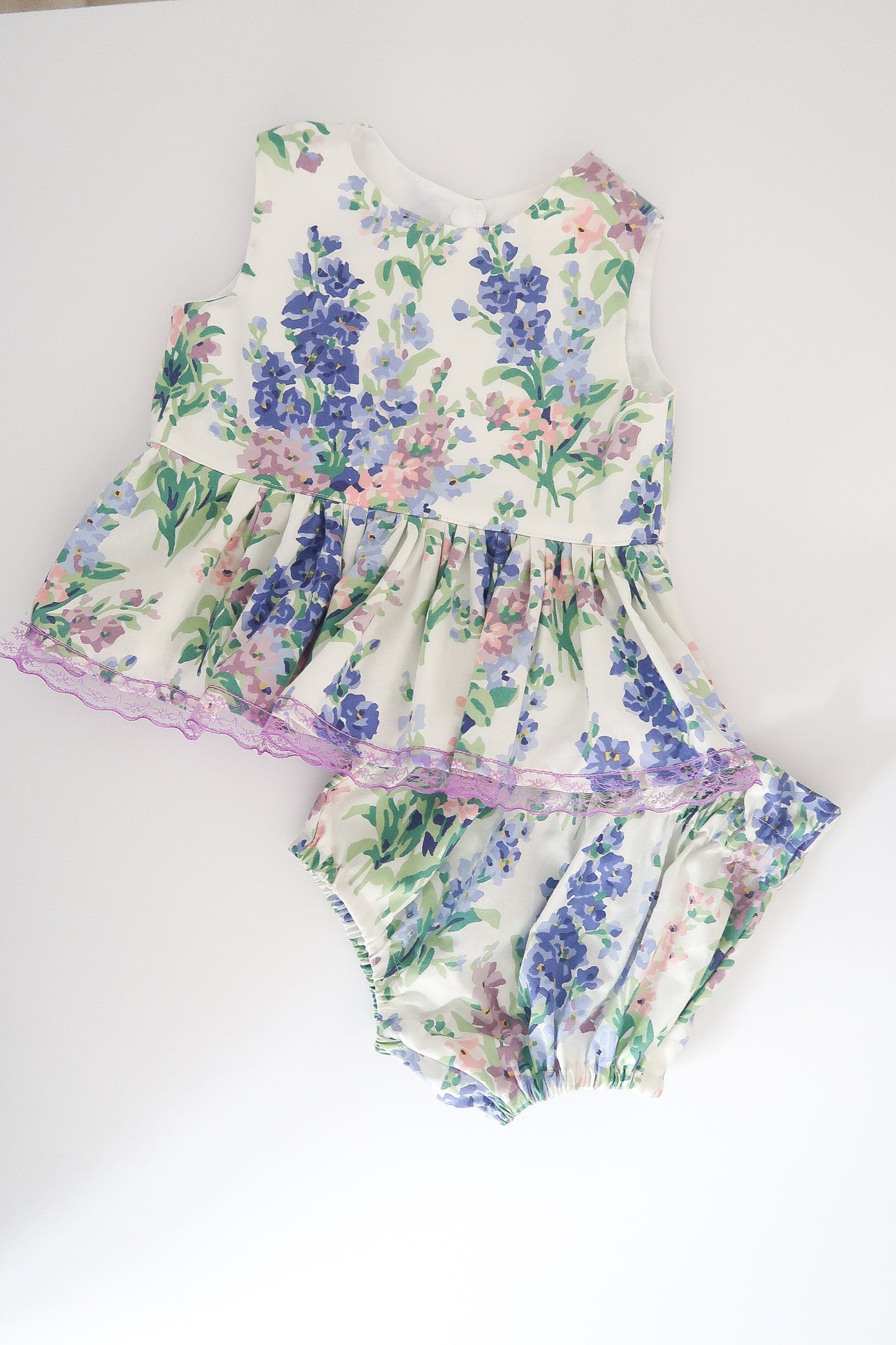 Two piece liberty set