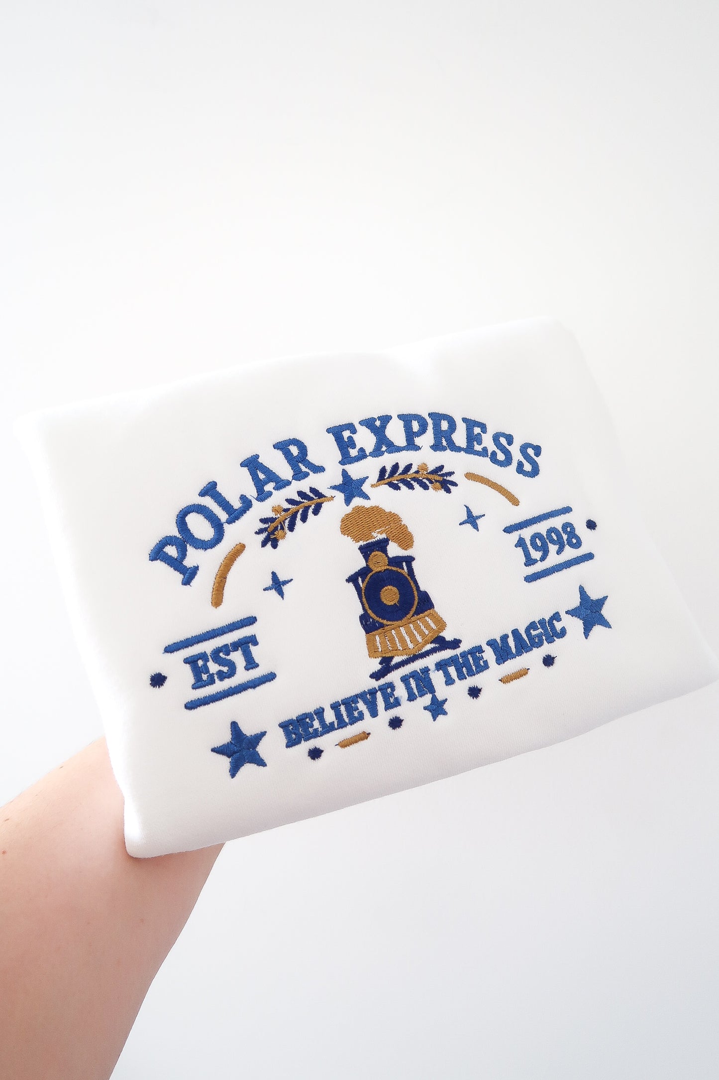Polar train sweater/tshirt slots