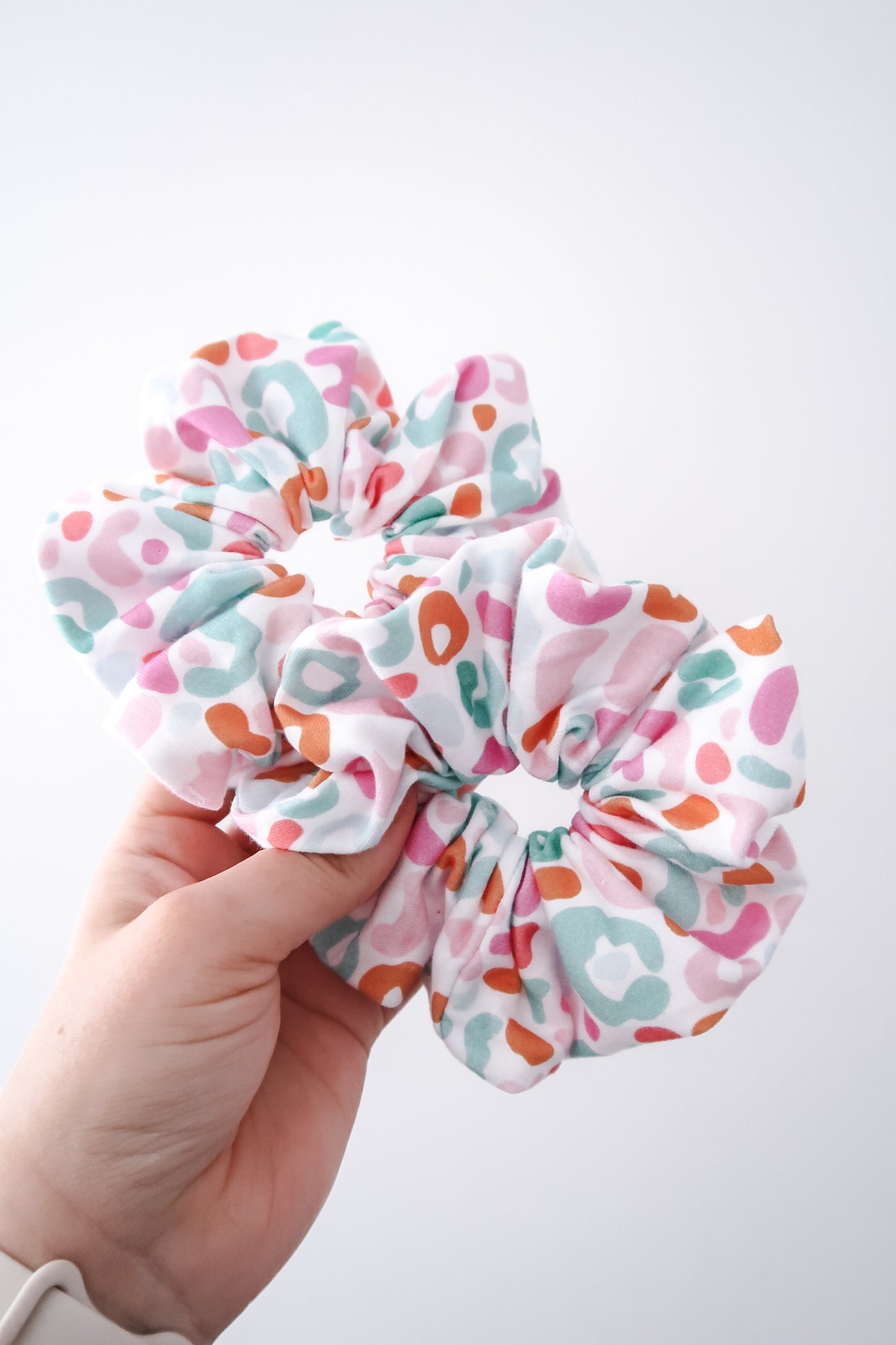 Retro party scunchies