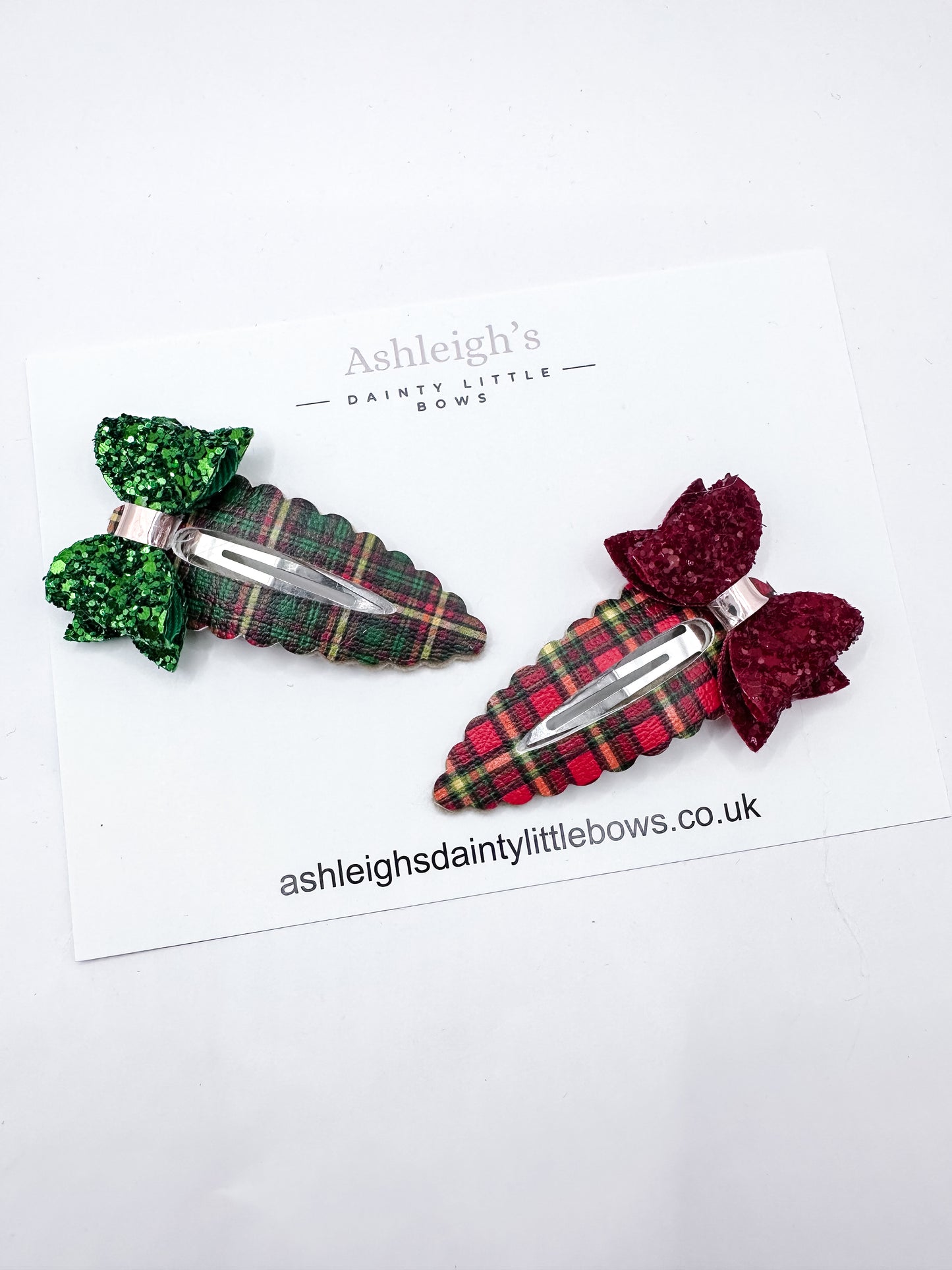 Christmas bow snaps