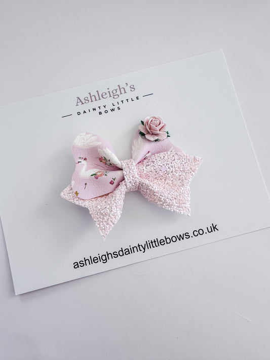 Hali swan bow