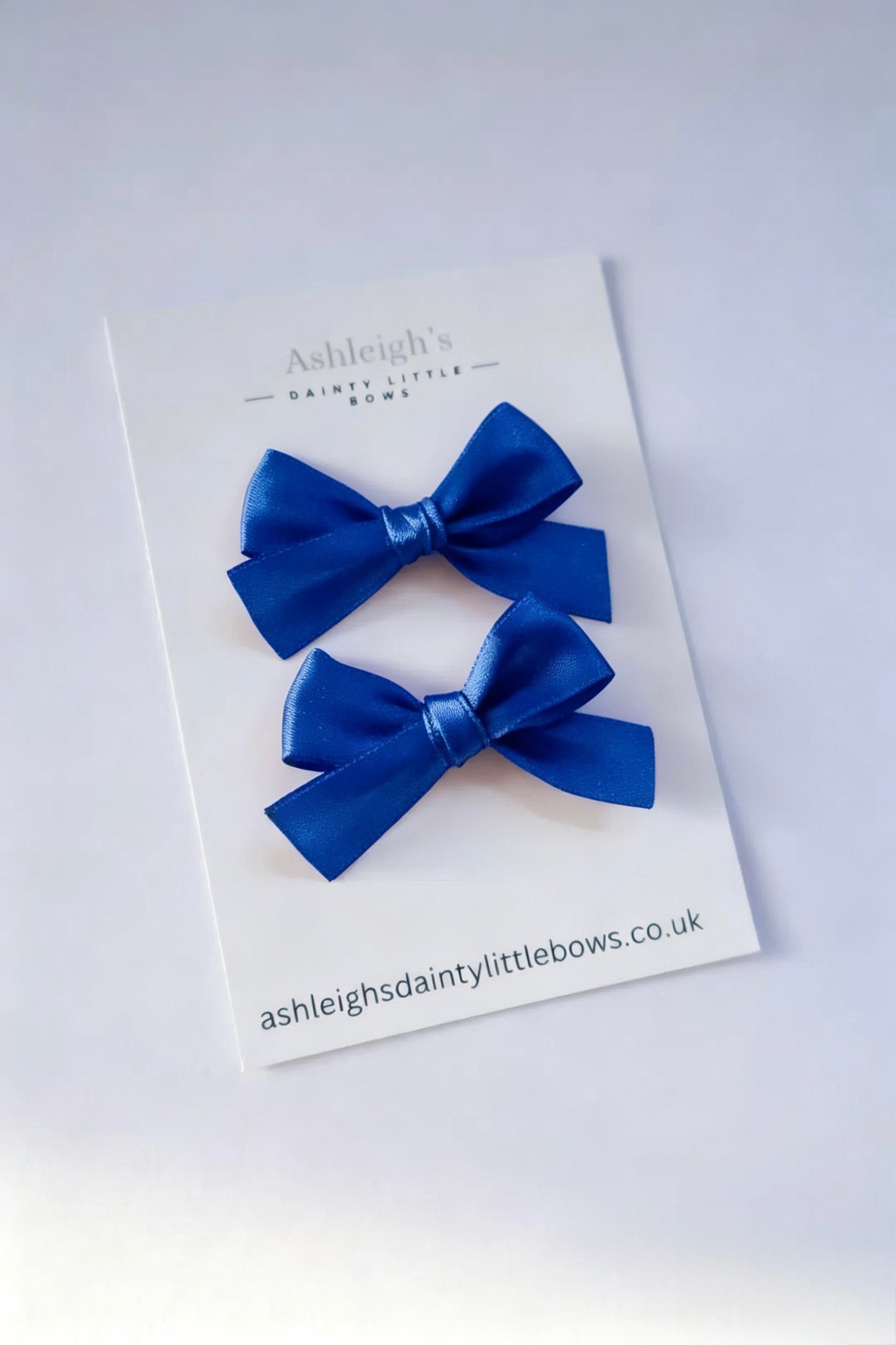 Mini hand tied bow (9 colours available)