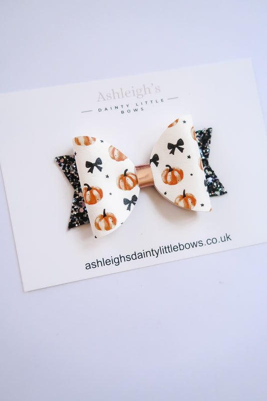 Dolly pumpkin bow