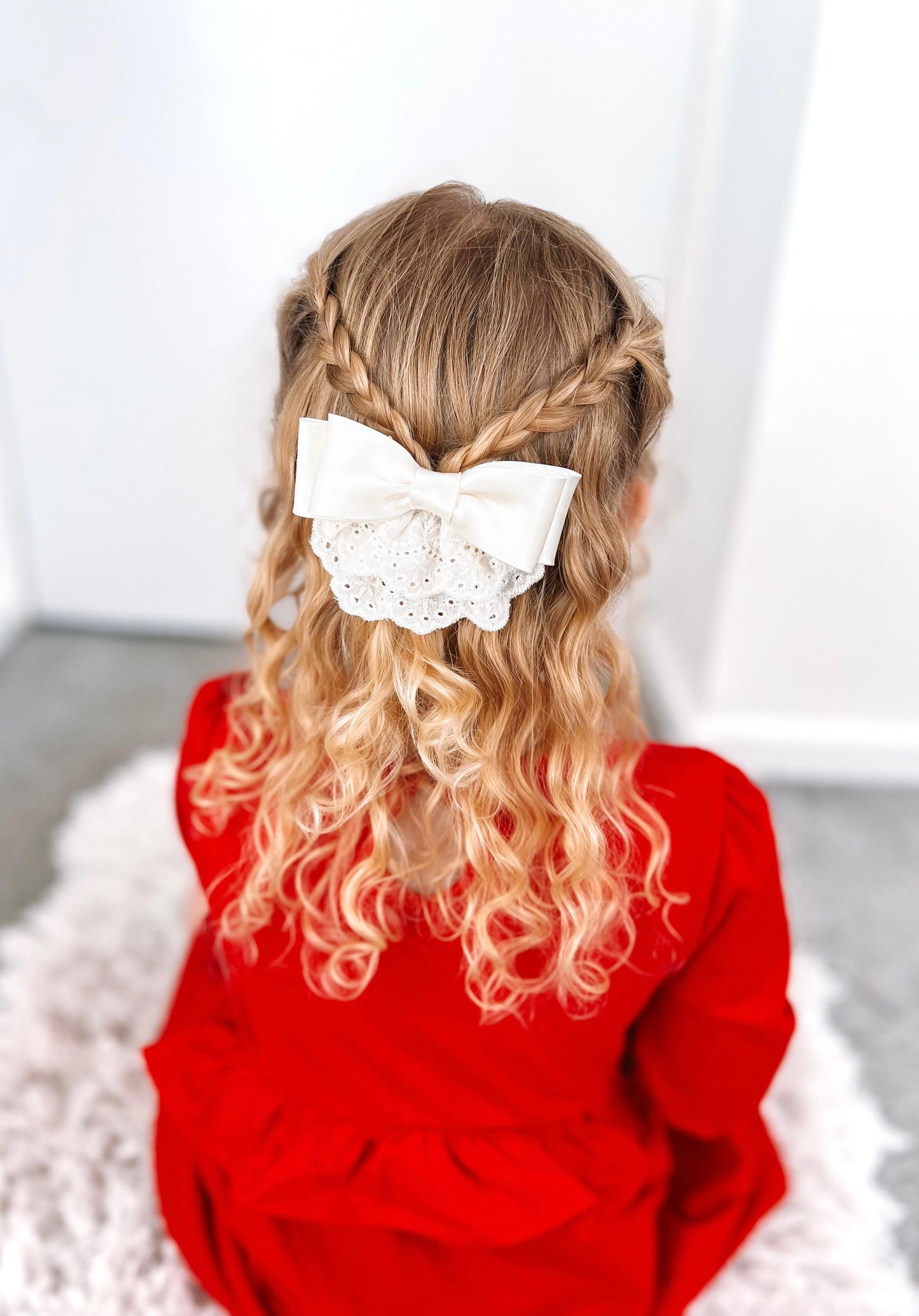 Ivory frill clip