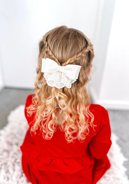 Ivory frill clip