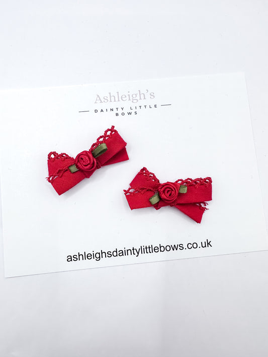Rose bud lace bow